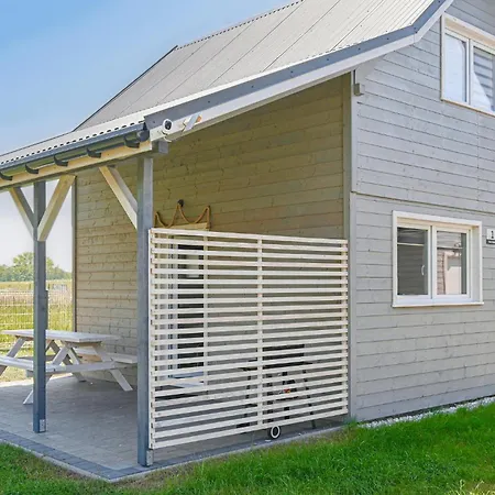 2 Bedroom Cozy In