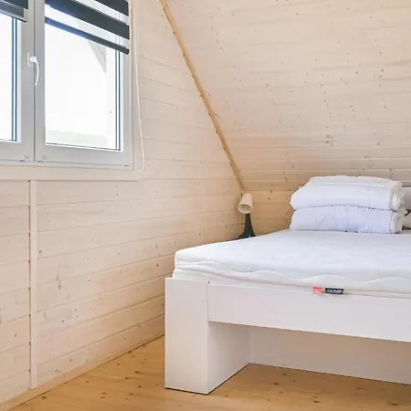 2 Bedroom Cozy In Holiday home